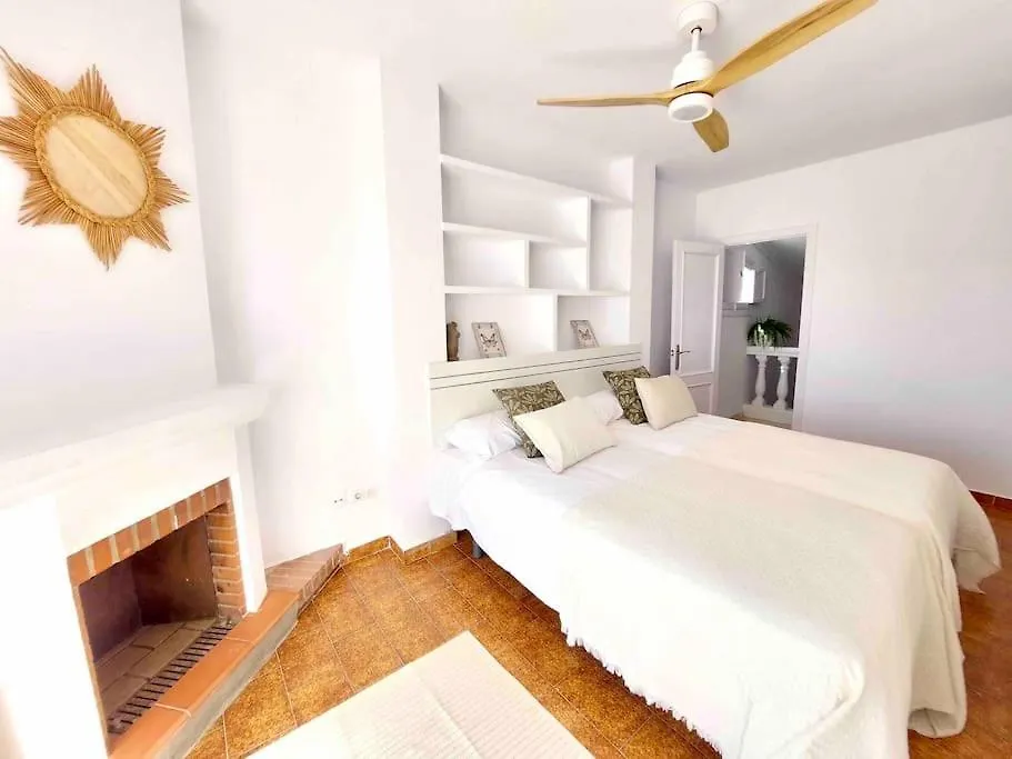 Caleta Beach House Villa Beatriz Sinese Design Torre Del Mar 0*,  España